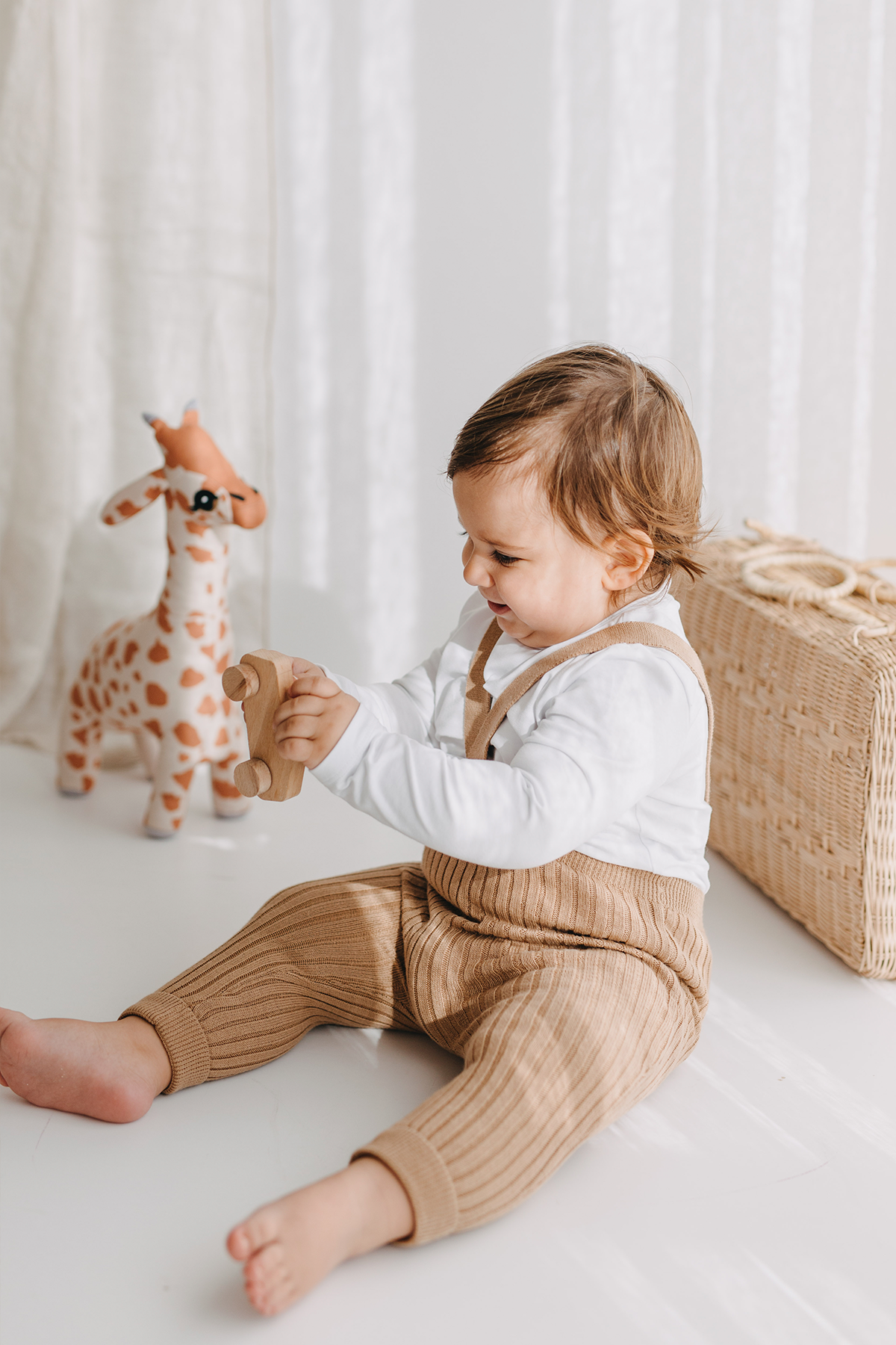 Organic Knitted Baby Tight with Suspenders Cappucino